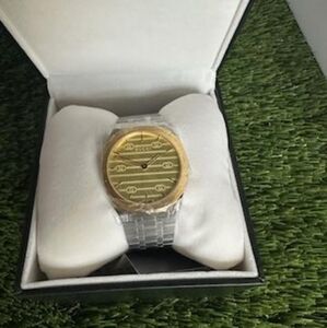Gucci 25h 38mm